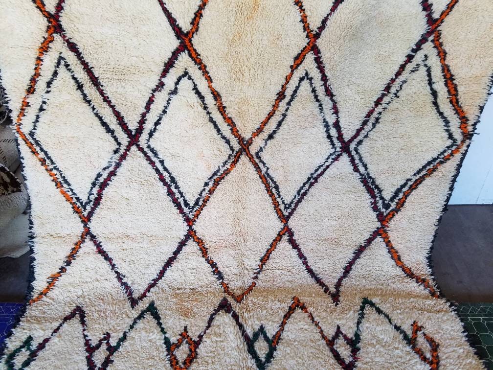 Berber vintage 105" x 67" Beni ourain rug