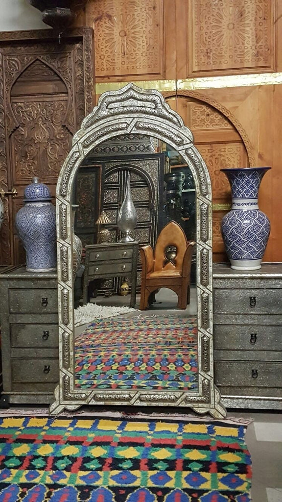 A unique conversation piece moroccan unique Vintage handmade inlay white bone silver metal mirror for living room bedroom wall mirror