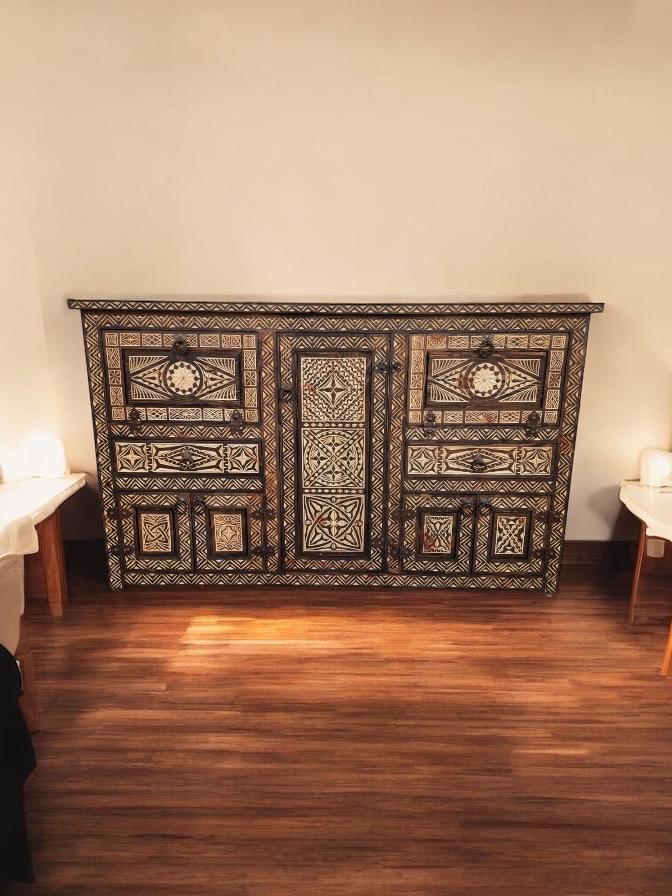 Zebra african cabinet